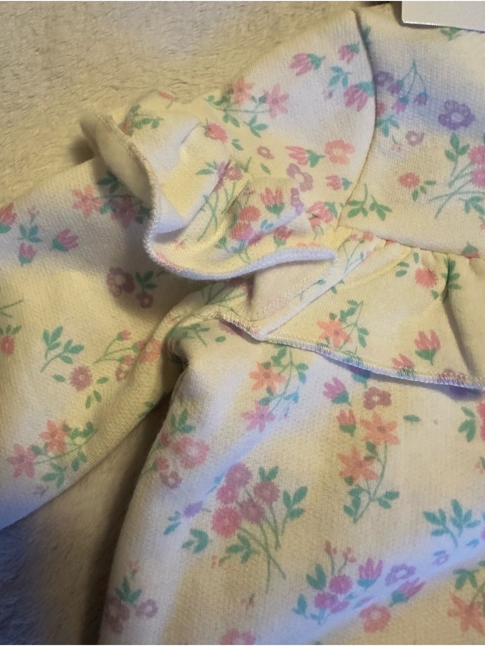 Graco Cream Floral Ruffle Baby Matching Set - 2PC - Picture 5 of 5